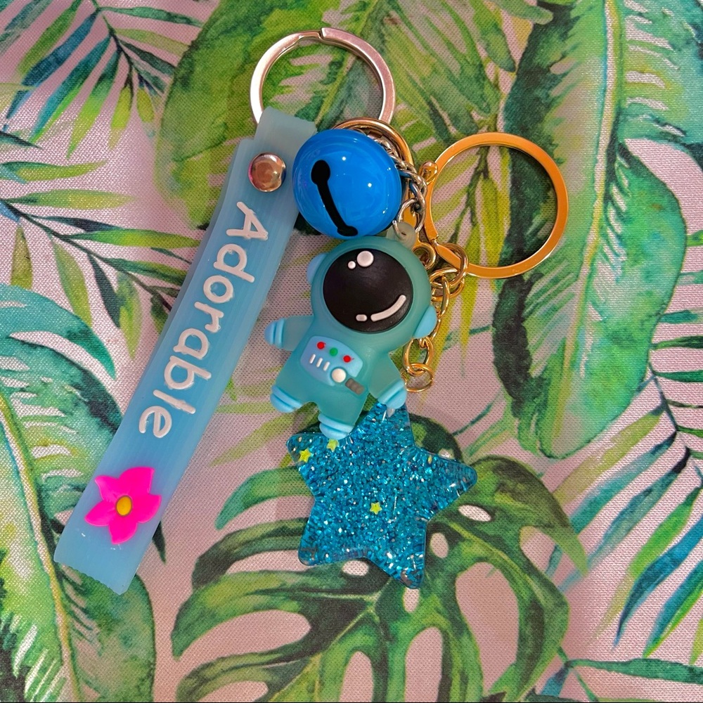 Blue Spaceman Glitter Keychain Set - Picture 2 of 3